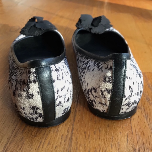 Saks Fifth ave floral flats 10 - Picture 2 of 9